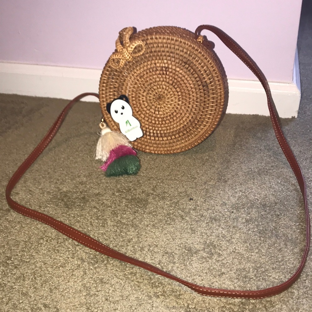 SUPER cute cross body bag